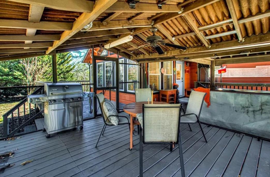 Luxurious Pigeon Forge Cabin, W/ Hottub, Easydrive, Arcade Game, Panoramic Views Exterior photo